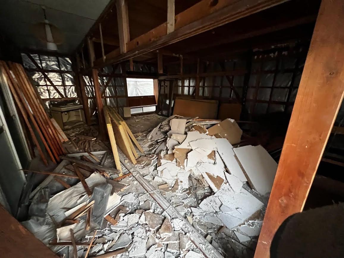 2024/12/26の解体状況：内装撤去