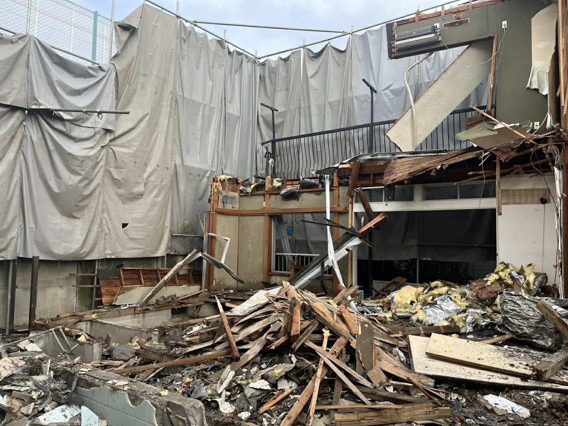 2026/02/06の解体状況：木くず搬出、混合搬出