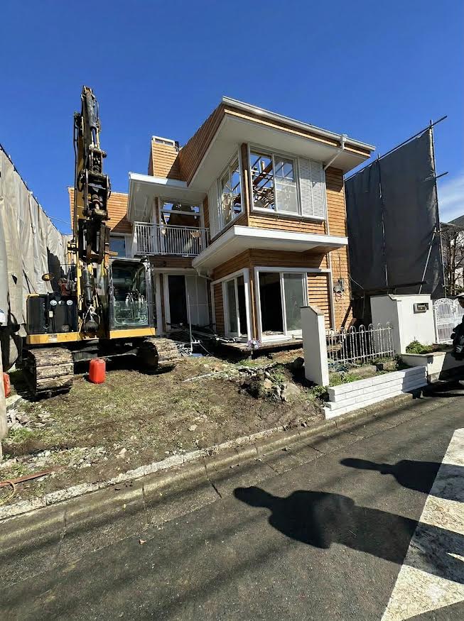 2026/03/20の解体状況：重機搬入