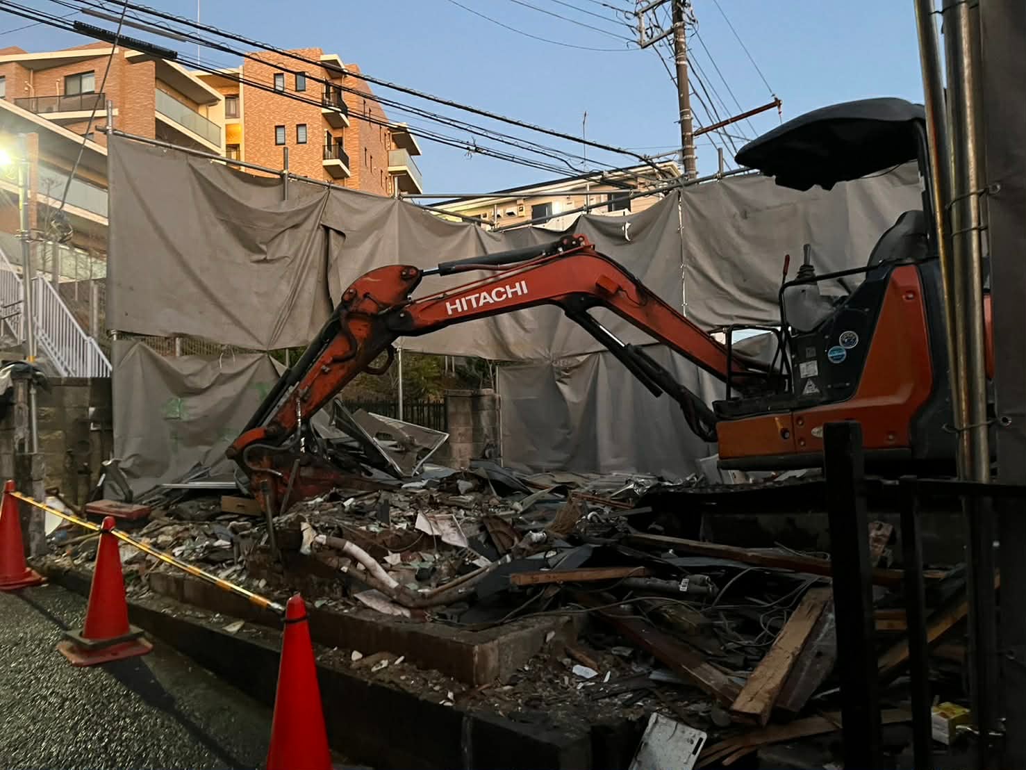 2025/12/09の解体状況：基礎撤去状況