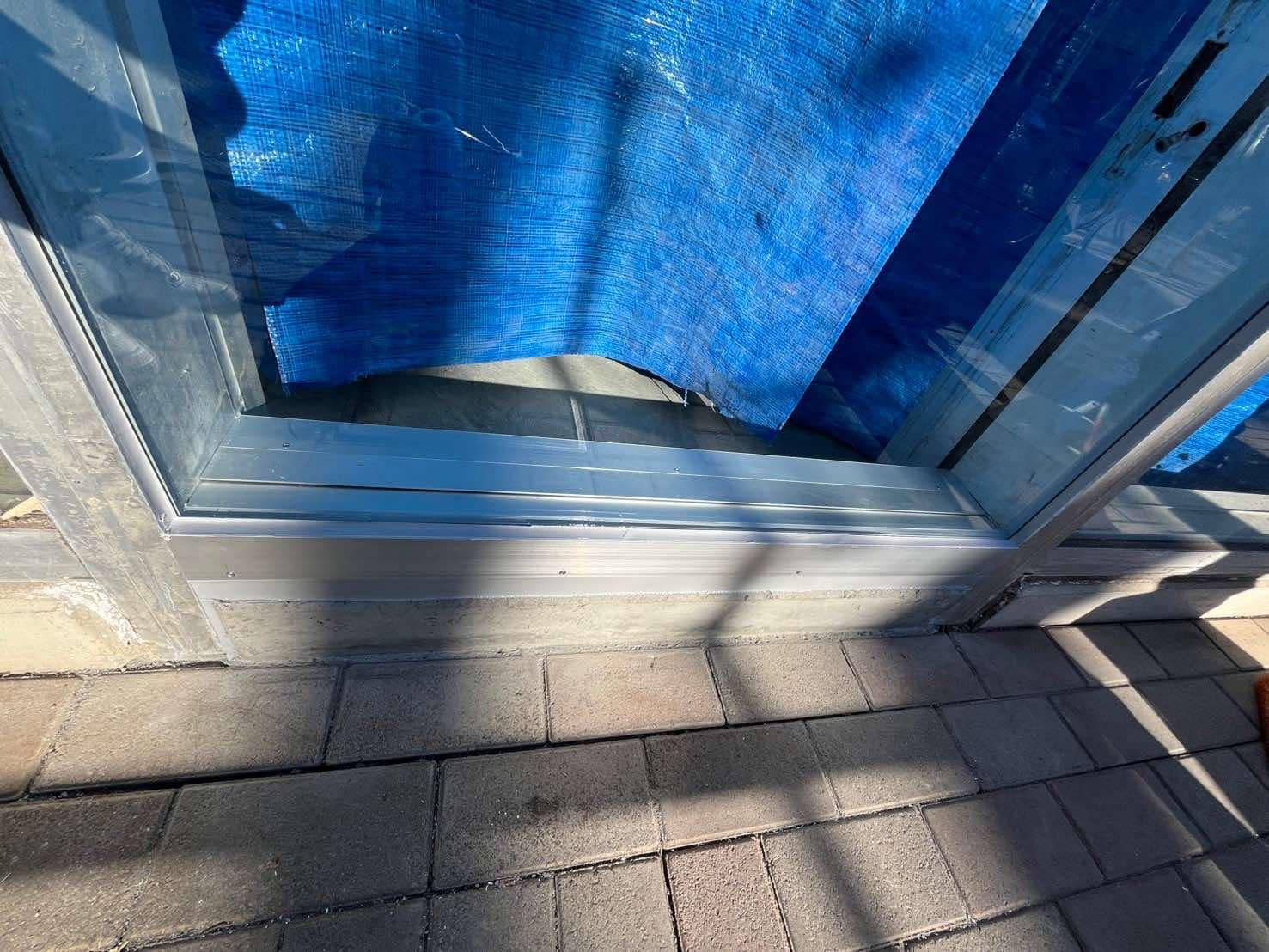 2025/02/28の解体状況：ガラスサッシ原状回復