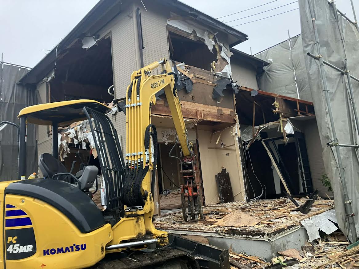 2026/04/04の解体状況：重機上屋解体