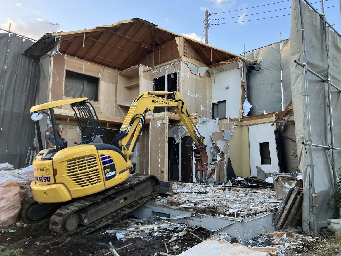 2026/04/04の解体状況：重機上屋解体
