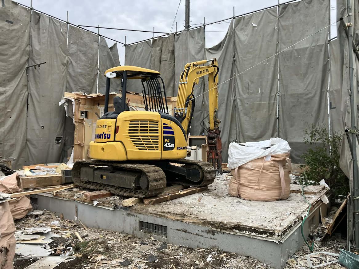 2026/04/04の解体状況：重機上屋解体