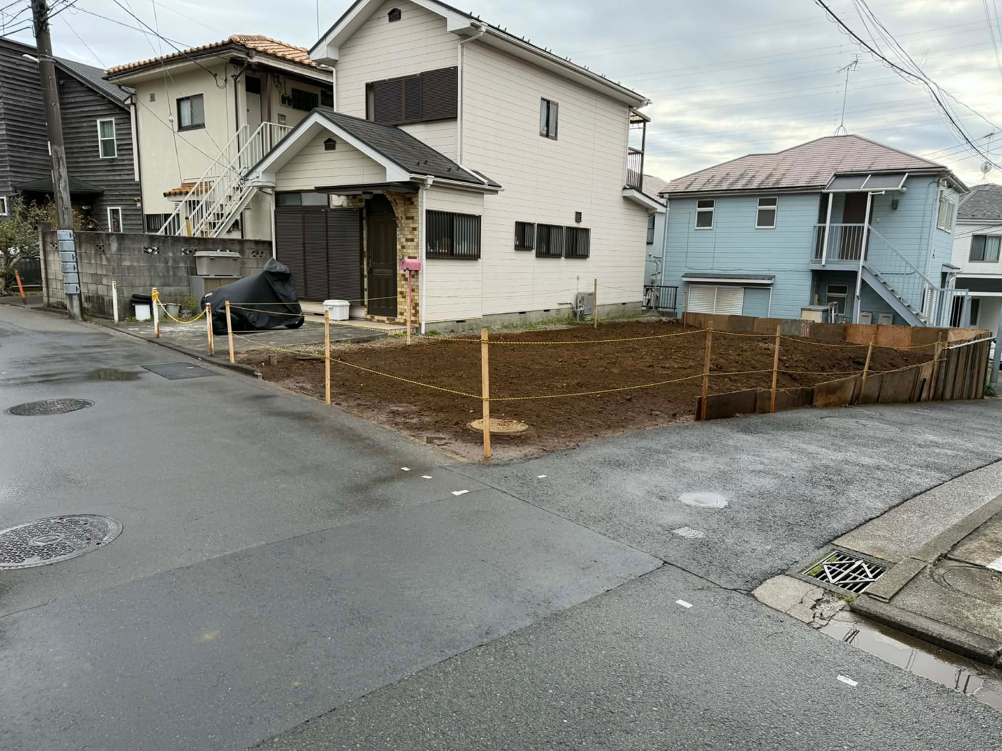 2025/12/09の解体状況：地中埋設物搬出→整地完了