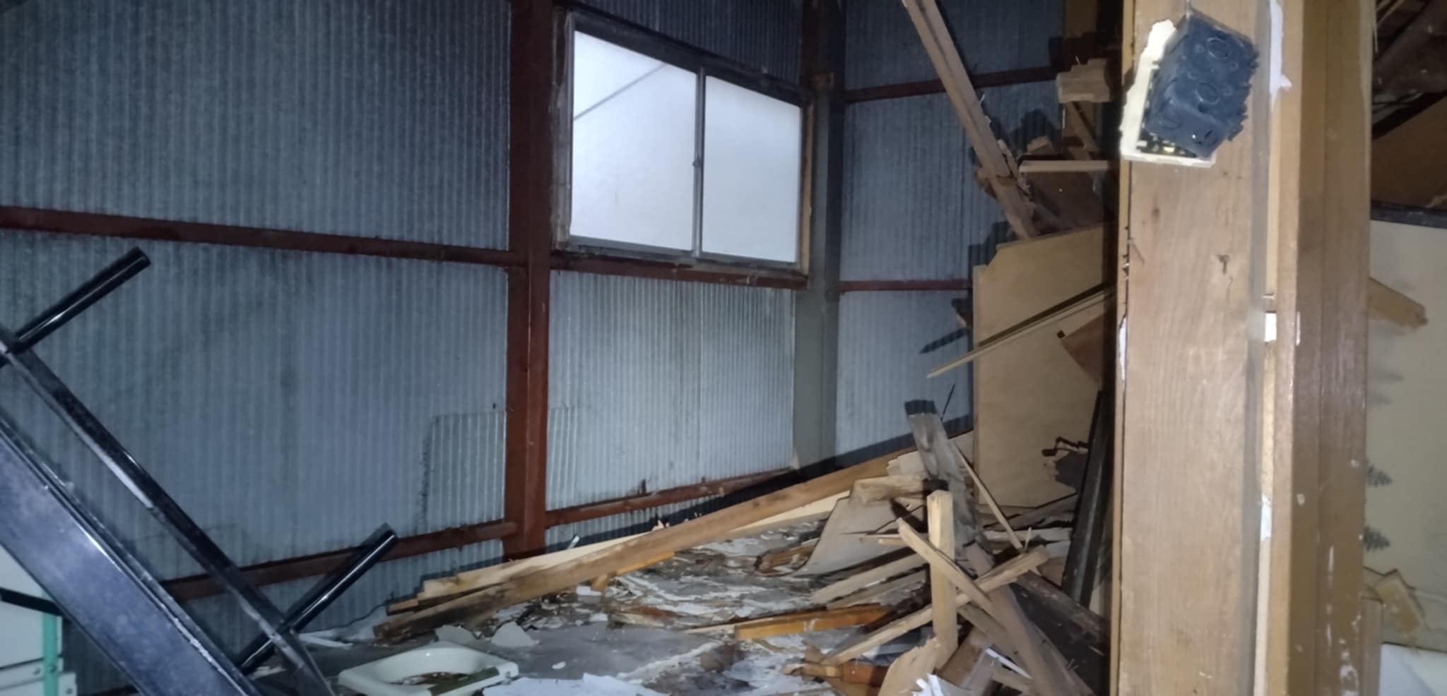 2025/01/27の解体状況：内装解体