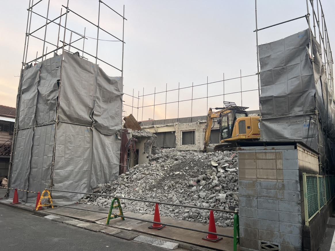 2025/12/22の解体状況：期間：10月27日〜11月1日 　作業内容：建屋解体、発生材仕分け、搬出