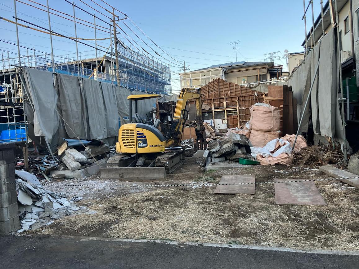 2025/02/24の解体状況：木くず・混廃搬出状況