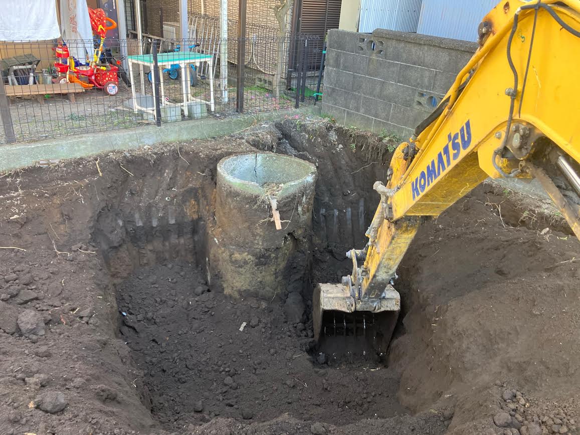 2025/02/24の解体状況：地中埋設物（浸透マス）撤去状況