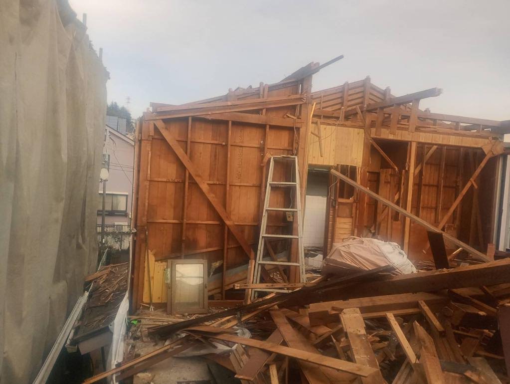 2025/02/14の解体状況：２階人力撤去