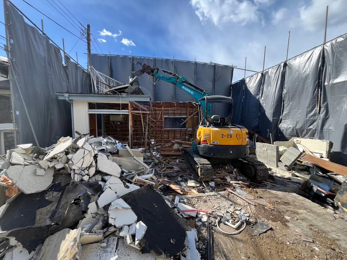 2025/02/18の解体状況：上屋重機撤去