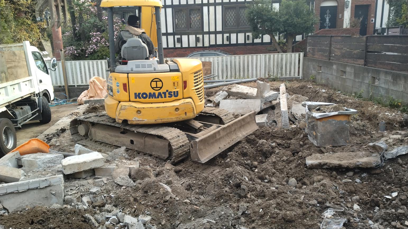2025/01/10の解体状況：基礎撤去