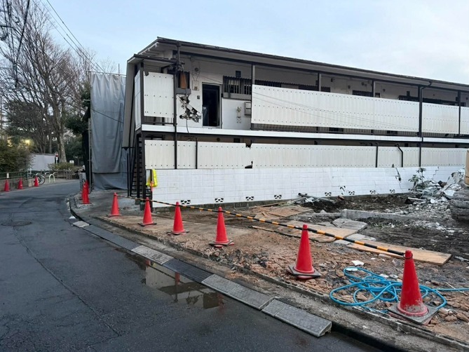 2026/06/01の解体状況：左棟重機上屋解体