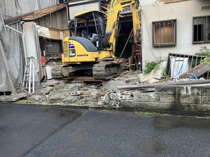 2025/10/20の解体状況：重機解体状況