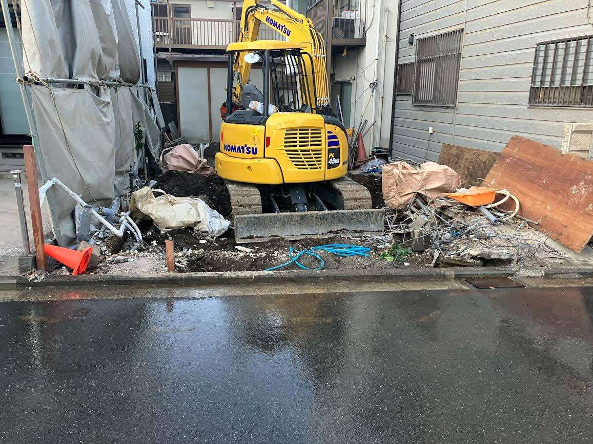 2025/03/21の解体状況：基礎重機撤去