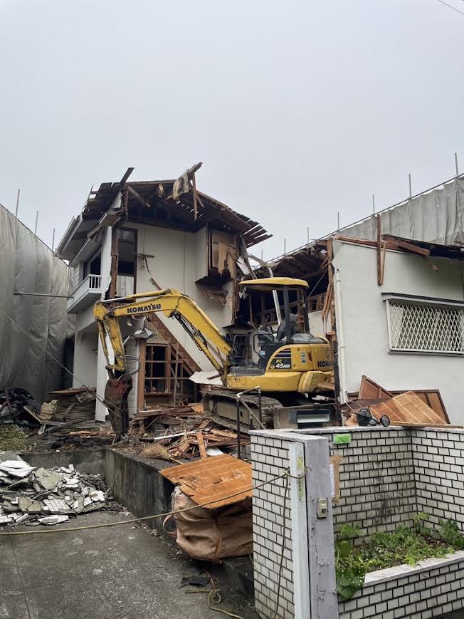 2025/05/24の解体状況：重機解体状況