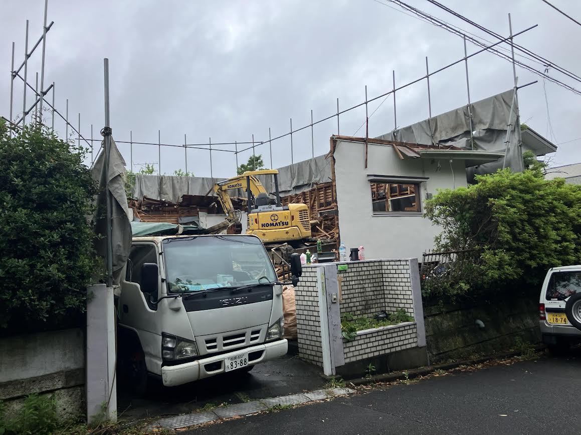 2025/05/24の解体状況：木くず等搬出状況