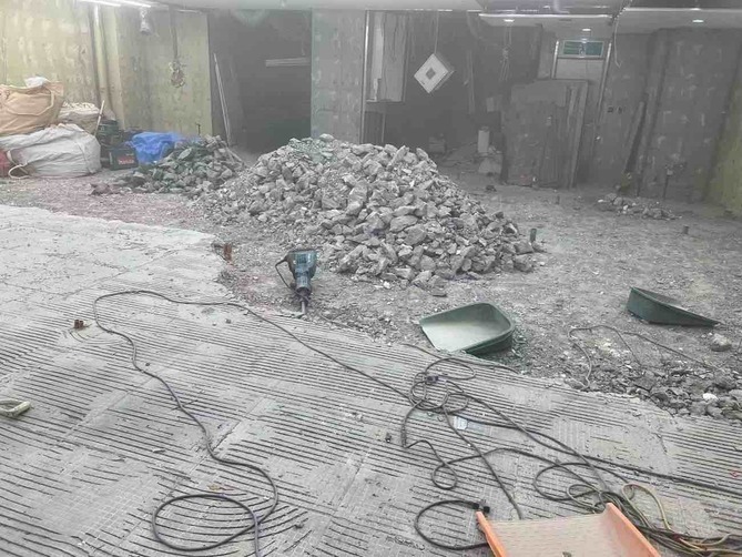 2026/02/17の解体状況：床斫り