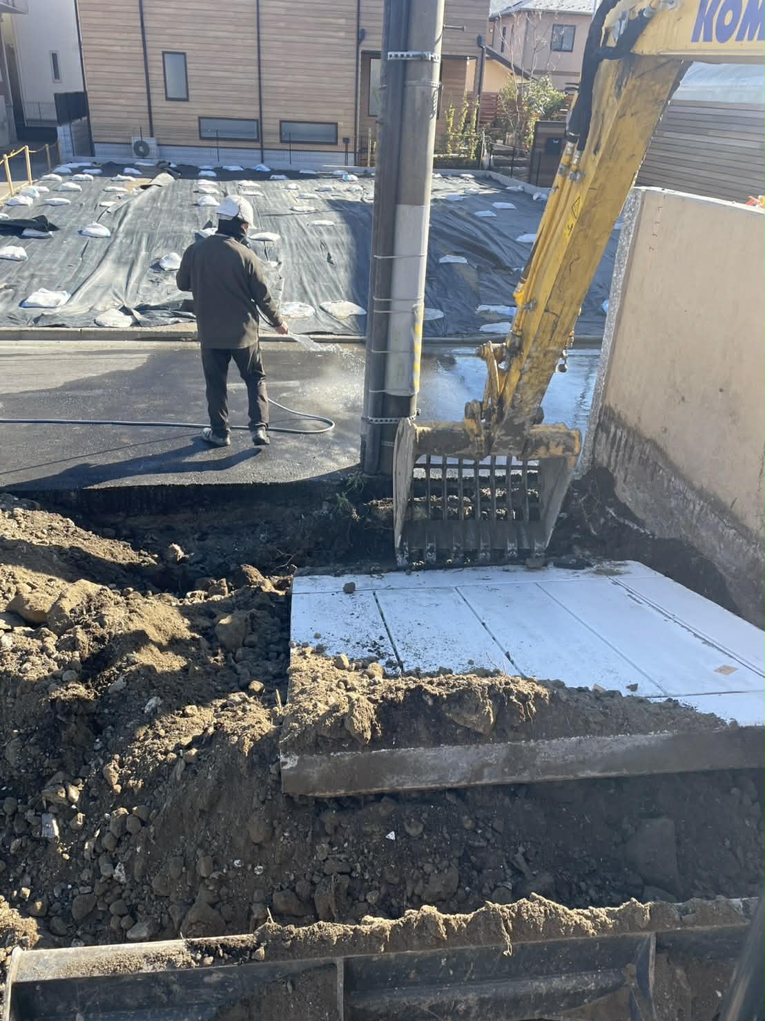 2025/12/10の解体状況：外構撤去