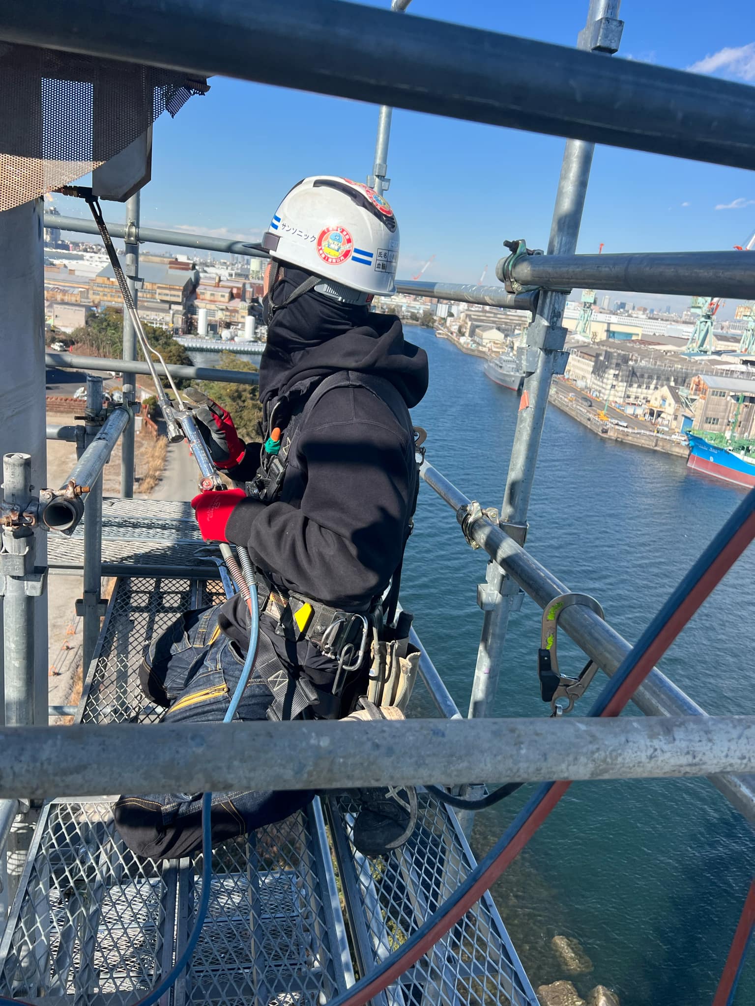 2025/02/07の解体状況：ガス切り人力撤去