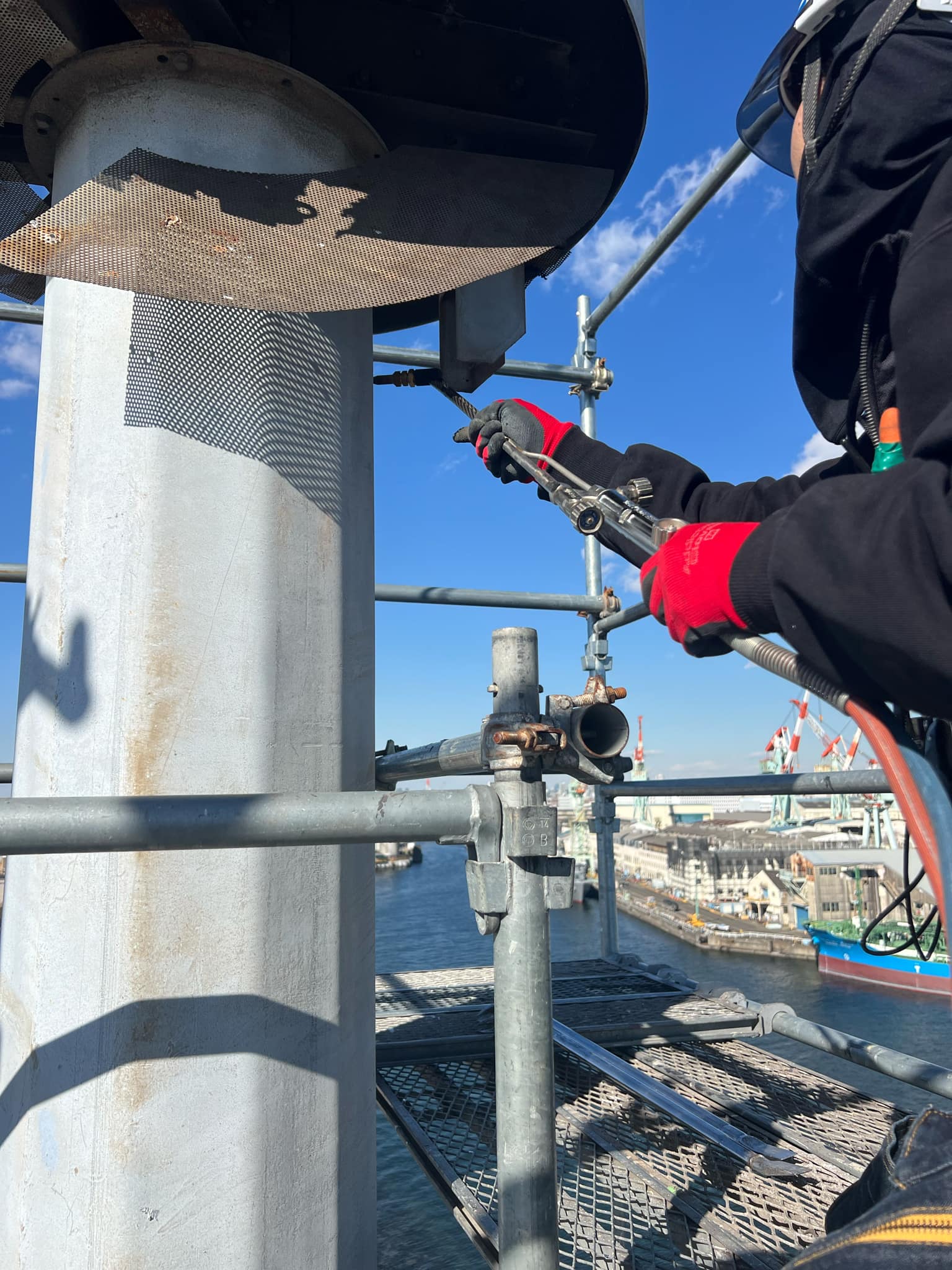 2025/02/07の解体状況：ガス切り人力撤去