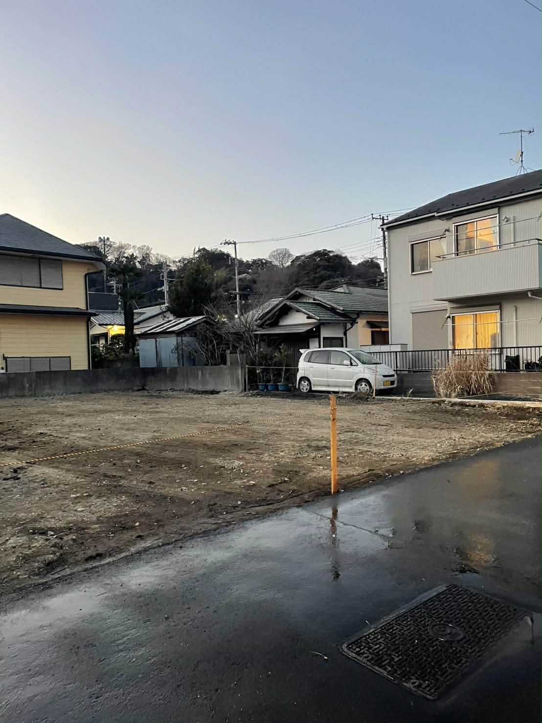 2025/12/10の解体状況：整地完了→清掃→トラロープ