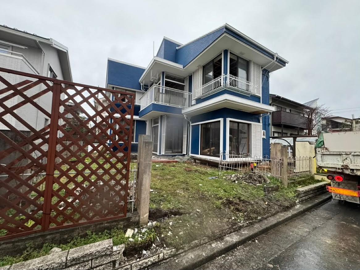 2026/03/20の解体状況：外構一部撤去、重機搬入路