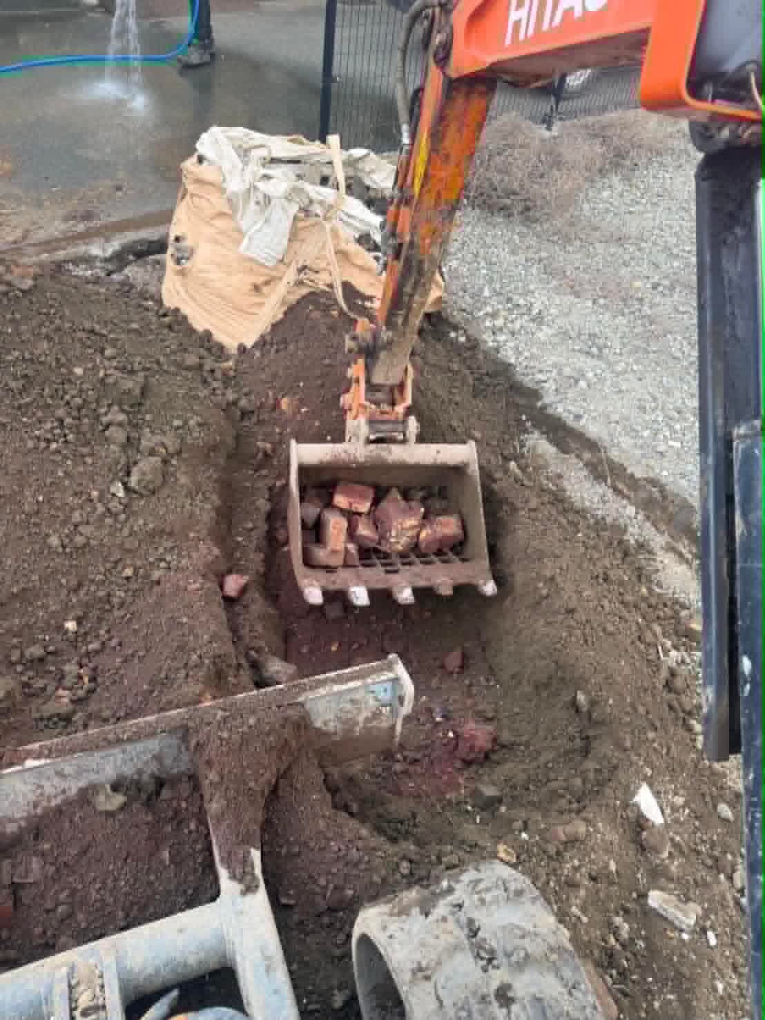 2026/06/19の解体状況：地中埋設物撤去