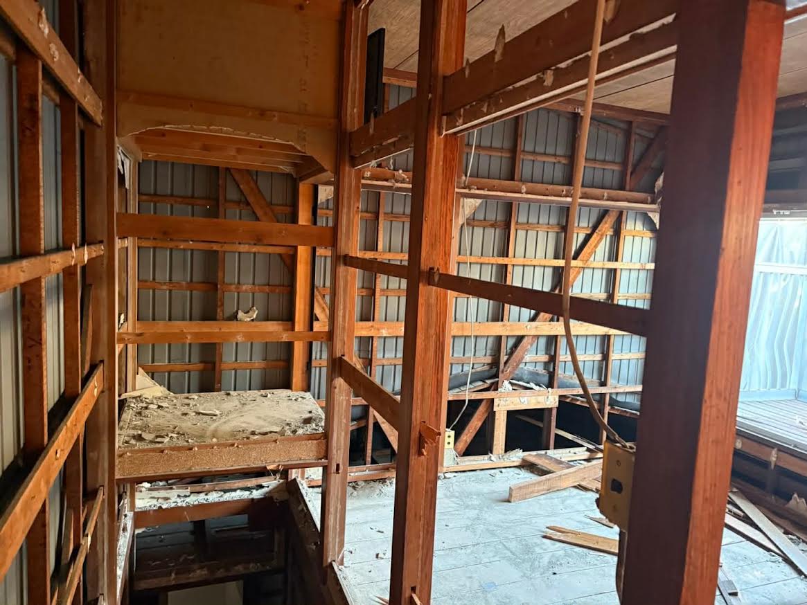 2025/12/09の解体状況：内装解体状況