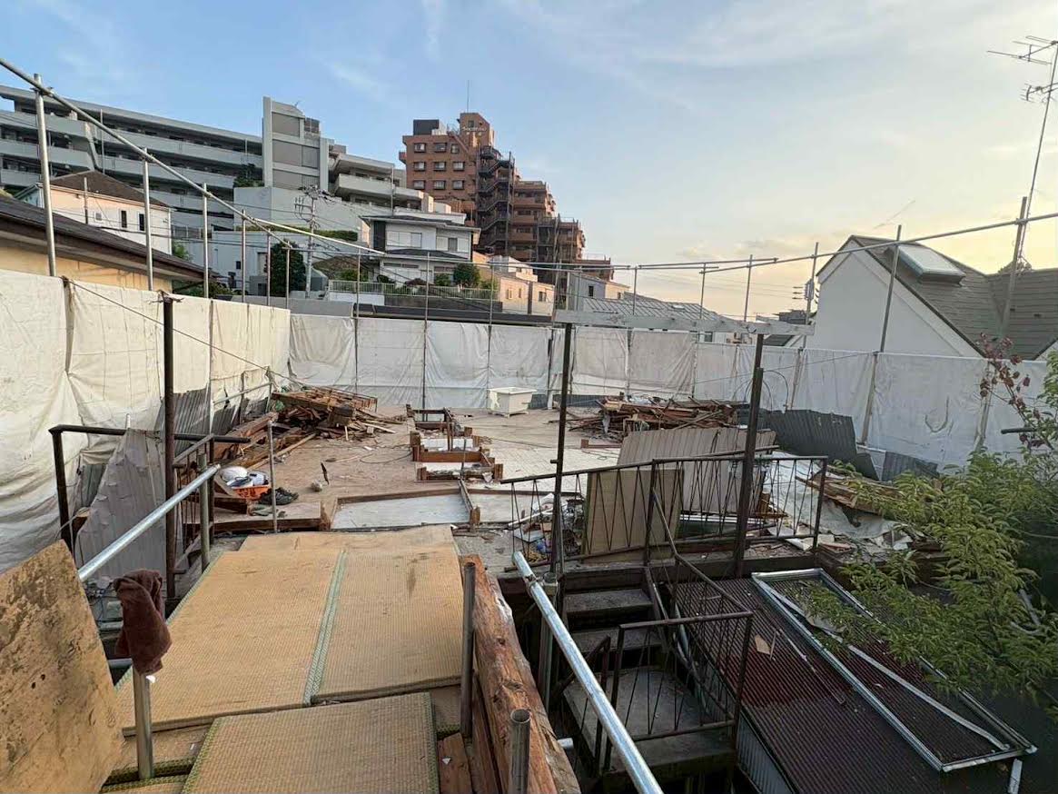 2026/01/06の解体状況：２階人力壊し