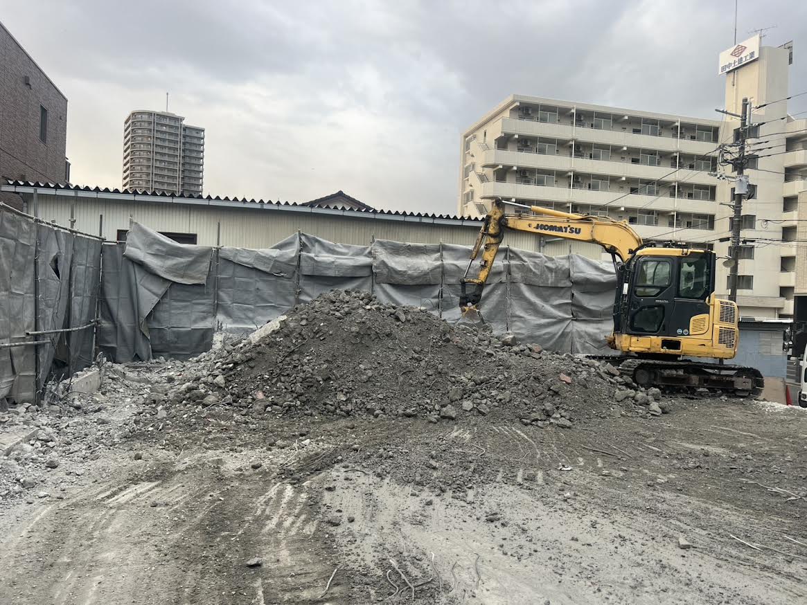 2025/12/22の解体状況：期間：11月17日〜11月22日　作業内容：建屋解体、基礎解体、搬出