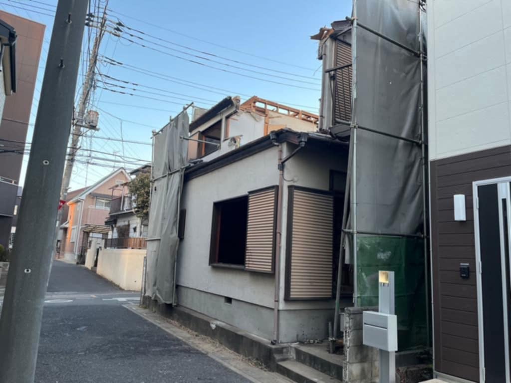 2025/03/01の解体状況：２階上屋手壊し状況