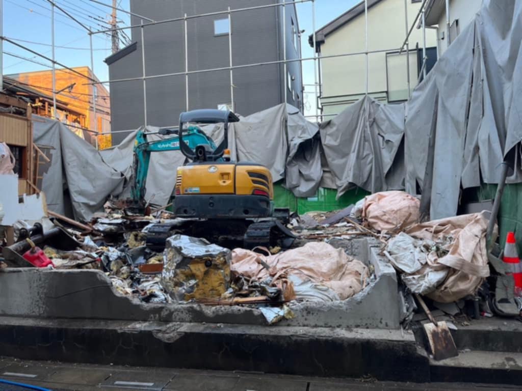 2025/03/01の解体状況：上屋重機解体