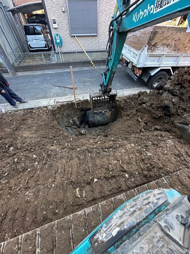 2025/03/01の解体状況：地中埋設物（セメント系地盤改良材）