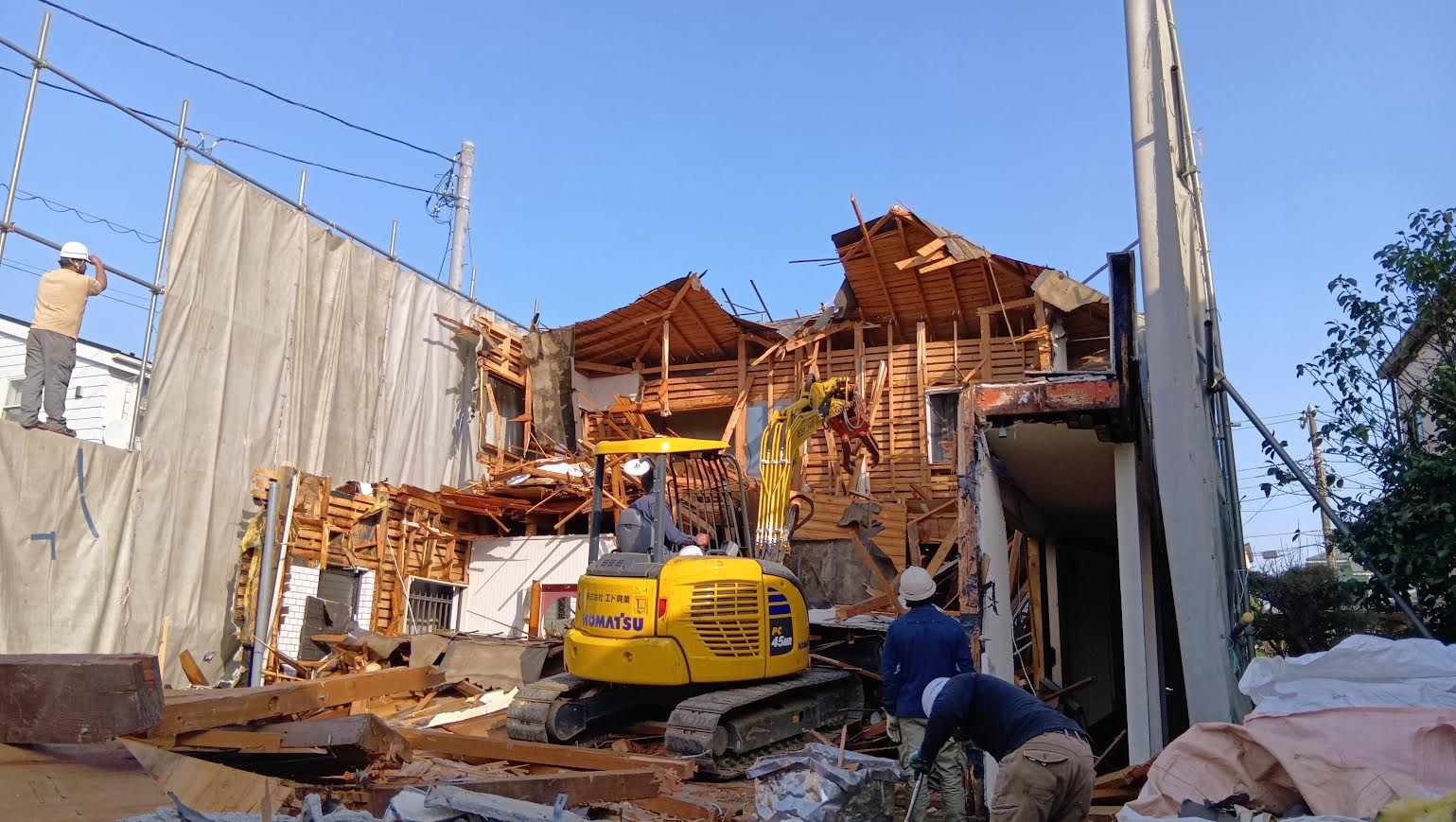 2025/04/22の解体状況：上屋重機解体