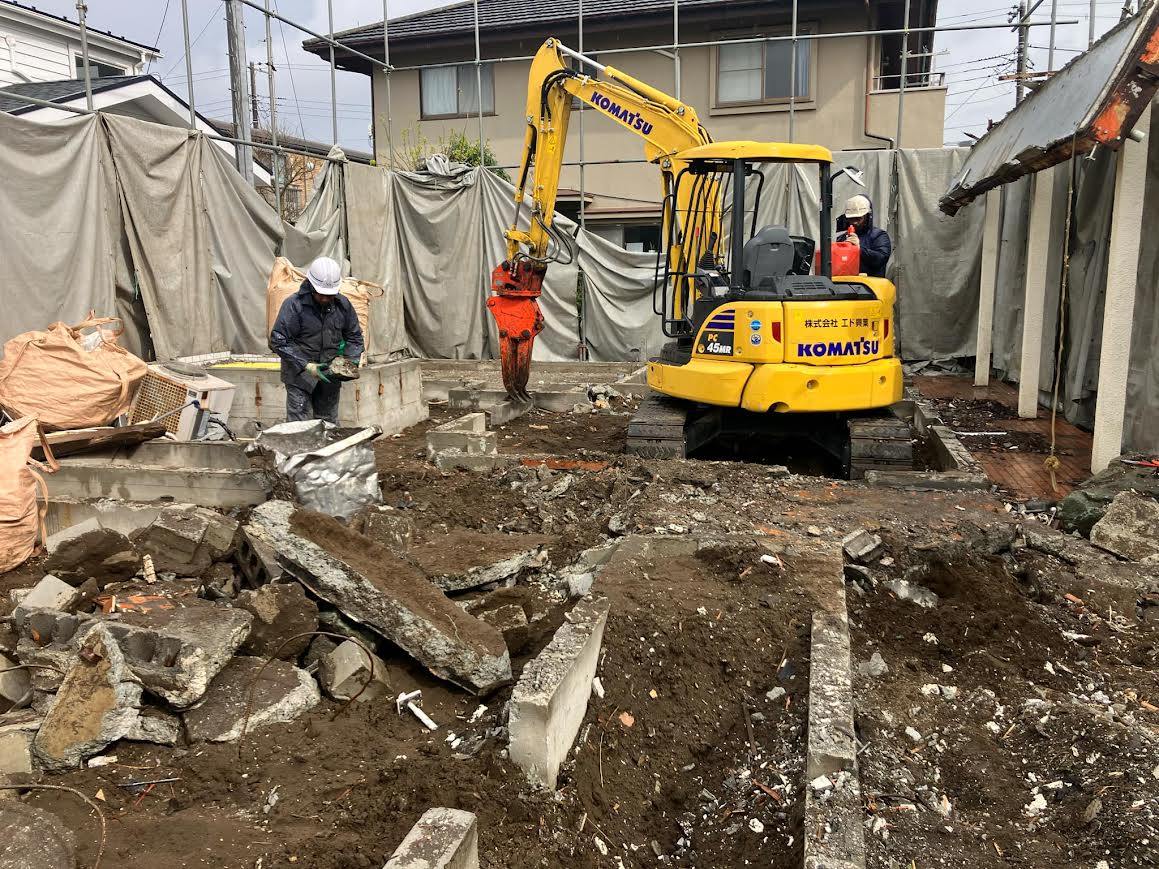 2025/04/22の解体状況：基礎撤去