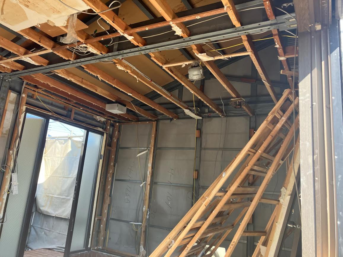 2025/03/15の解体状況：内装撤去