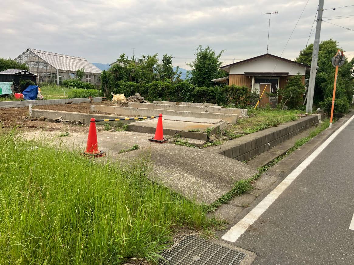 2025/10/01の解体状況：基礎残し