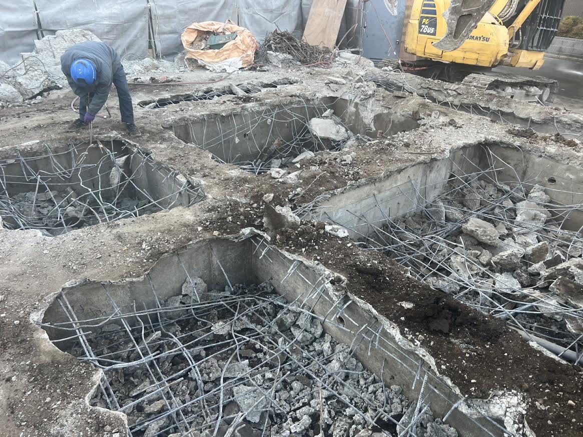 2025/12/22の解体状況：期間：11月25日〜11月29日　作業内容：基礎解体、搬出