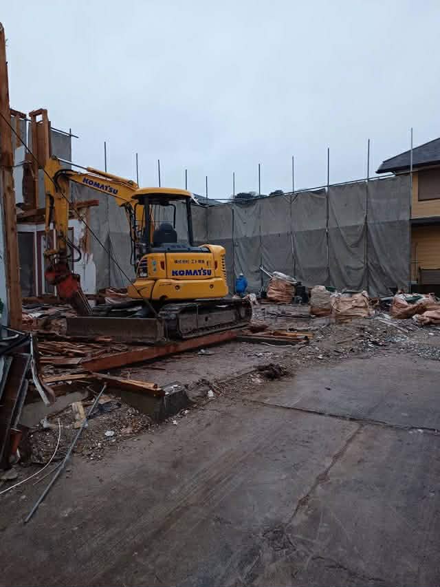 2025/12/10の解体状況：木くず搬出状況
