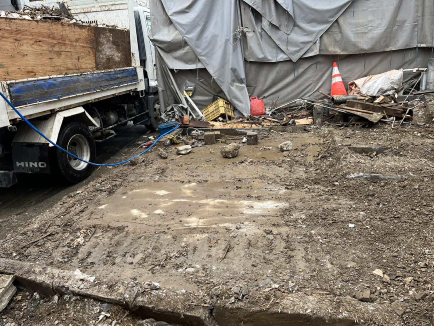 2025/11/17の解体状況：混合搬出→基礎撤去